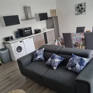 , Cure Au 1er étage 2 Nuits Minimum Appartement